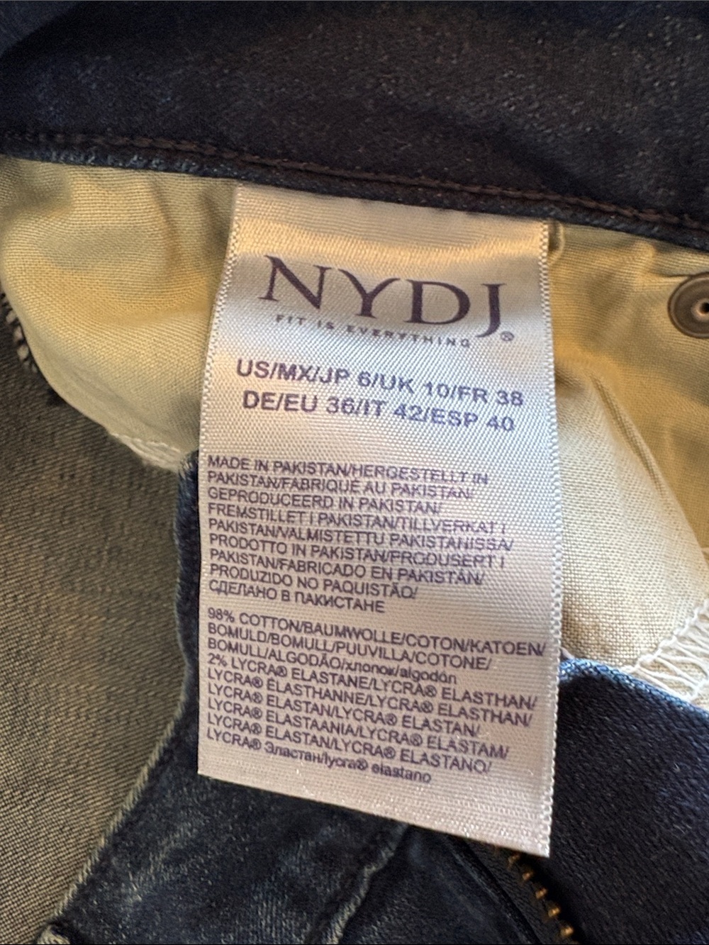 NYDJ Marilyn Straight Leg Jeans in Dark Blue Wash size 6 - Picture 4 of 6